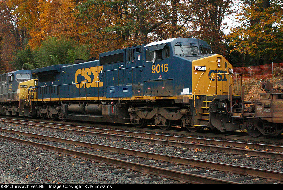 CSX C40-9W #9016 on L034-27